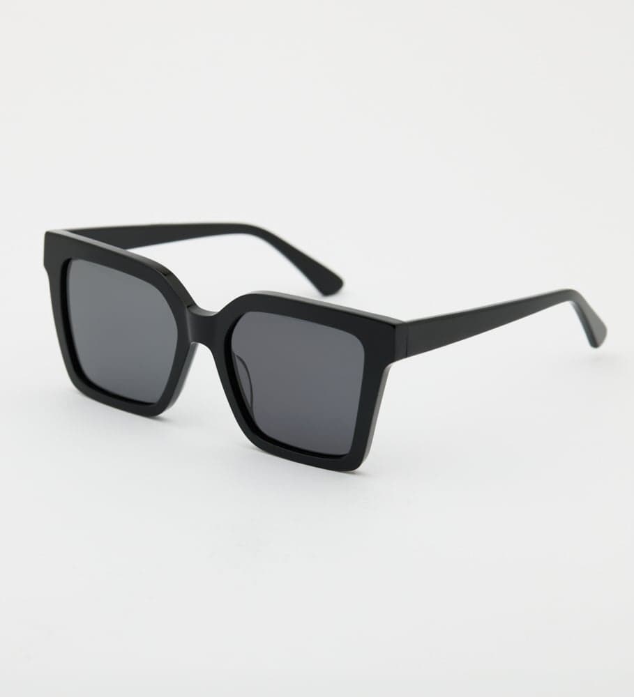 Ivy Black Black