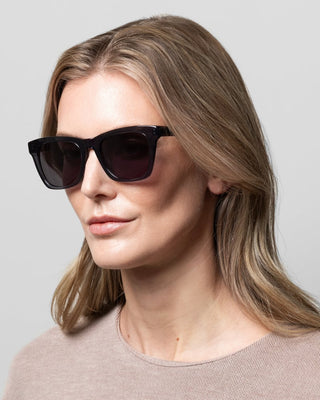Elin Dark Grey Sonnenbrillen