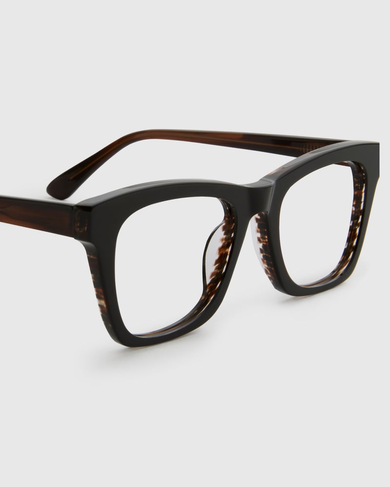 Elin Smoky Hazel Blue Light